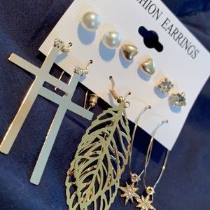 EARRINGS- super cute! NEVER WORN